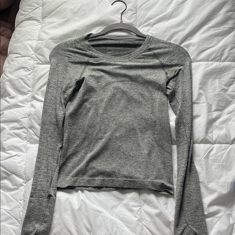Lululemon Athletica Gray Long Sleeve Top